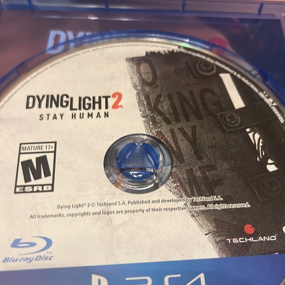 Dyling light 2 stay human white and blue ps4 symbol at top - Picture 5 of 5